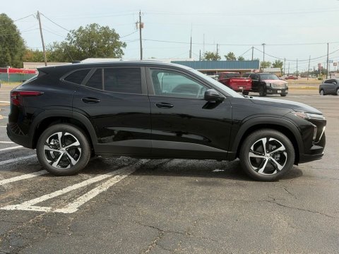New Mosaic Black Metallic 2026 Chevrolet Trax 1RS FWD - photo 4 - Stock #261295