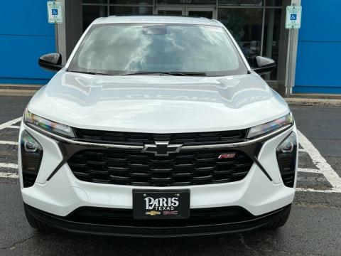 New Summit White 2026 Chevrolet Trax 1RS FWD - photo 2 - Stock #260768