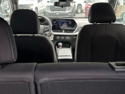 New Summit White 2026 Chevrolet Trax 1RS FWD - photo 9 - Stock #260768