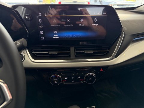 New Summit White 2026 Chevrolet Trax LT FWD - photo 24 - Stock #261280