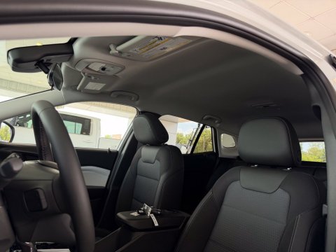New Summit White 2026 Chevrolet Trax LT FWD - photo 15 - Stock #261280