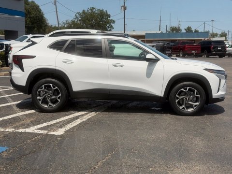 New Summit White 2026 Chevrolet Trax LT FWD - photo 5 - Stock #261280