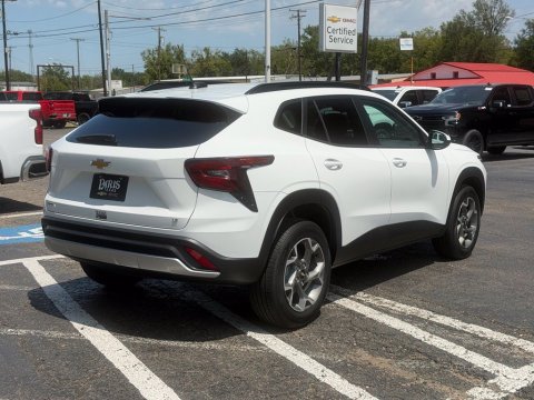 New Summit White 2026 Chevrolet Trax LT FWD - photo 7 - Stock #261280