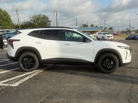 New Summit White 2026 Chevrolet Trax LT FWD - photo 5 - Stock #261429