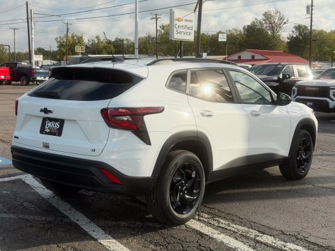 New Summit White 2026 Chevrolet Trax LT FWD - photo 7 - Stock #261429
