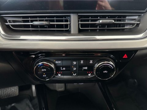New Cypress Gray 2026 Chevrolet Trax LT FWD - photo 25 - Stock #261132