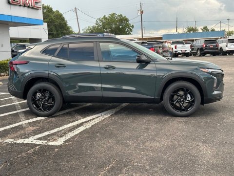 New Cypress Gray 2026 Chevrolet Trax LT FWD - photo 4 - Stock #261132