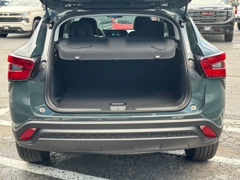 New Cypress Gray 2026 Chevrolet Trax LT FWD - photo 8 - Stock #261132
