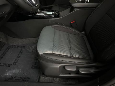 New Mosaic Black Metallic 2026 Chevrolet Trax LT FWD - photo 12 - Stock #261013