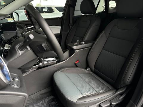 New Mosaic Black Metallic 2026 Chevrolet Trax LT FWD - photo 13 - Stock #261013