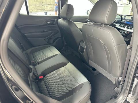 New Mosaic Black Metallic 2026 Chevrolet Trax LT FWD - photo 18 - Stock #261013