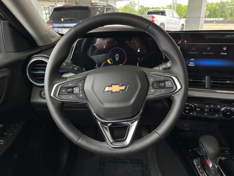 New Mosaic Black Metallic 2026 Chevrolet Trax LT FWD - photo 19 - Stock #261013