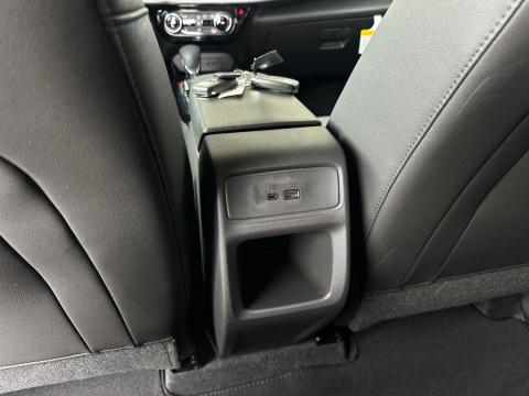 New Mosaic Black Metallic 2026 Chevrolet Trax LT FWD - photo 22 - Stock #261013