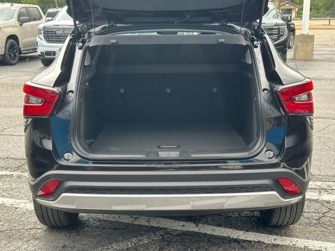 New Mosaic Black Metallic 2026 Chevrolet Trax LT FWD - photo 8 - Stock #261013