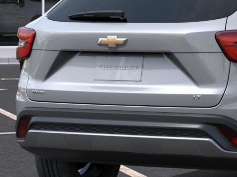 New Sterling Gray Metallic 2026 Chevrolet Trax LT FWD - photo 14 - Stock #261061