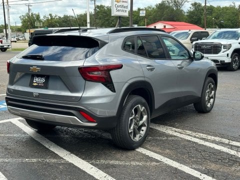 New Sterling Gray Metallic 2026 Chevrolet Trax LT FWD - photo 6 - Stock #261061