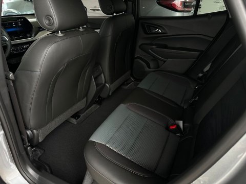 New Sterling Gray Metallic 2026 Chevrolet Trax LT FWD - photo 15 - Stock #261061