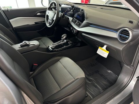 New Sterling Gray Metallic 2026 Chevrolet Trax LT FWD - photo 16 - Stock #261061