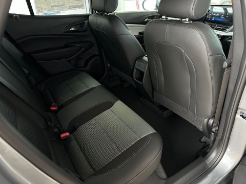 New Sterling Gray Metallic 2026 Chevrolet Trax LT FWD - photo 18 - Stock #261061