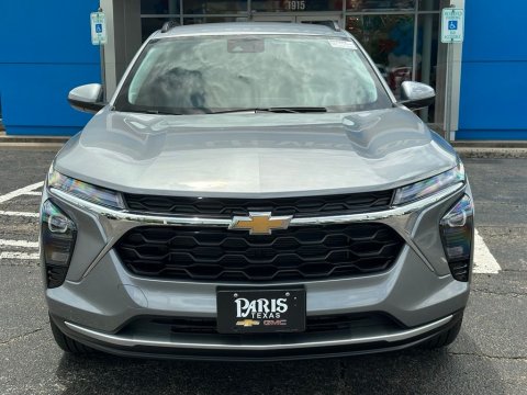 New Sterling Gray Metallic 2026 Chevrolet Trax LT FWD - photo 2 - Stock #261061