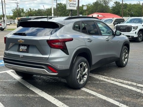New Sterling Gray Metallic 2026 Chevrolet Trax LT FWD - photo 6 - Stock #261061