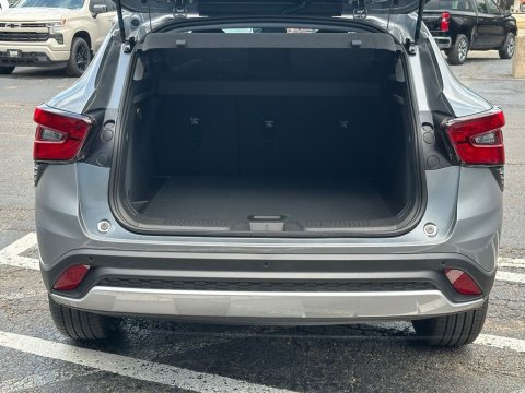 New Sterling Gray Metallic 2026 Chevrolet Trax LT FWD - photo 8 - Stock #261061