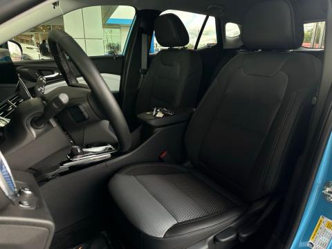 Pre-Owned Marina Blue Metallic 2025 Chevrolet Trax LT FWD - photo 14 - Stock #260774A