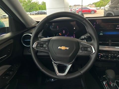 Pre-Owned Marina Blue Metallic 2025 Chevrolet Trax LT FWD - photo 20 - Stock #260774A