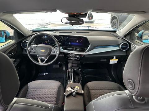 Pre-Owned Marina Blue Metallic 2025 Chevrolet Trax LT FWD - photo 21 - Stock #260774A