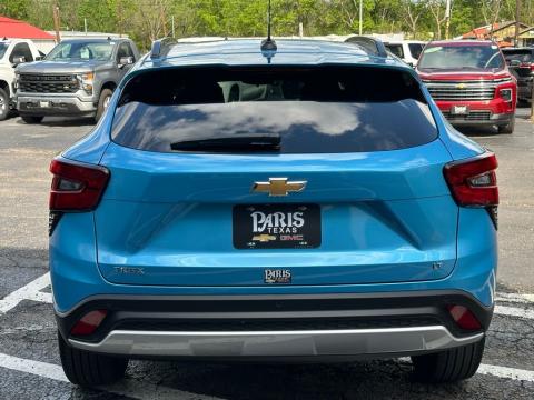 Pre-Owned Marina Blue Metallic 2025 Chevrolet Trax LT FWD - photo 5 - Stock #260774A