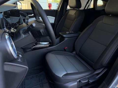 New Sterling Gray Metallic 2026 Chevrolet Trax LT FWD - photo 13 - Stock #261246