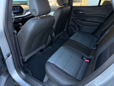 New Sterling Gray Metallic 2026 Chevrolet Trax LT FWD - photo 15 - Stock #261246