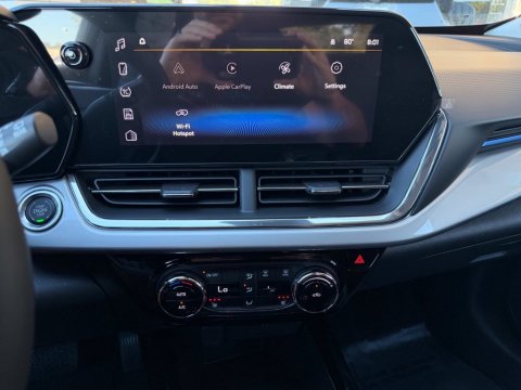 New Sterling Gray Metallic 2026 Chevrolet Trax LT FWD - photo 25 - Stock #261246