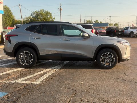 New Sterling Gray Metallic 2026 Chevrolet Trax LT FWD - photo 5 - Stock #261246