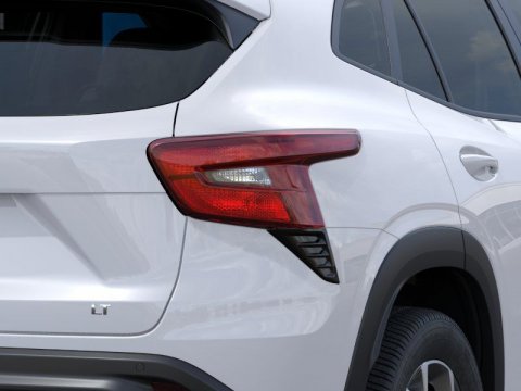 New Summit White 2026 Chevrolet Trax LT FWD - photo 11 - Stock #261340