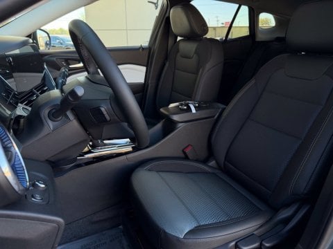 New Cypress Gray 2026 Chevrolet Trax LT FWD - photo 14 - Stock #261428