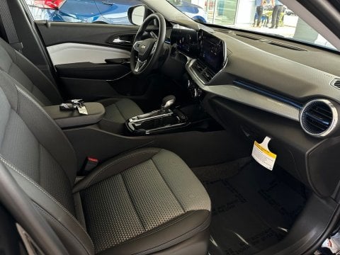 New Mosaic Black Metallic 2026 Chevrolet Trax LT FWD - photo 15 - Stock #261082
