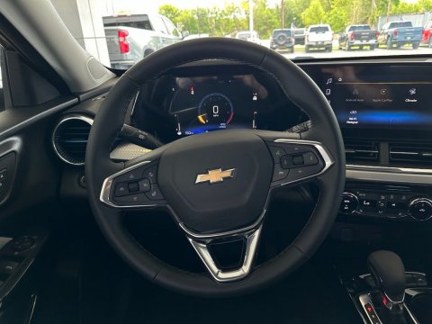 New Mosaic Black Metallic 2026 Chevrolet Trax LT FWD - photo 18 - Stock #261082