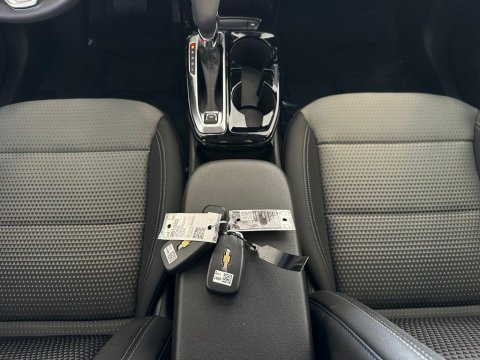 New Mosaic Black Metallic 2026 Chevrolet Trax LT FWD - photo 20 - Stock #261082