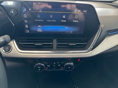 New Mosaic Black Metallic 2026 Chevrolet Trax LT FWD - photo 23 - Stock #261082