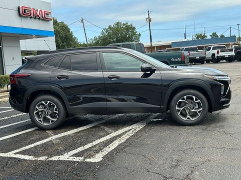 New Mosaic Black Metallic 2026 Chevrolet Trax LT FWD - photo 4 - Stock #261082