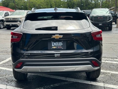New Mosaic Black Metallic 2026 Chevrolet Trax LT FWD - photo 5 - Stock #261082