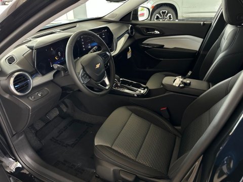 New Mosaic Black Metallic 2026 Chevrolet Trax LT FWD - photo 9 - Stock #261082