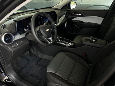 New Mosaic Black Metallic 2026 Chevrolet Trax LT FWD - photo 10 - Stock #261126