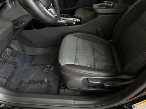 New Mosaic Black Metallic 2026 Chevrolet Trax LT FWD - photo 12 - Stock #261126