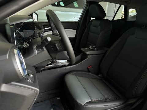 New Mosaic Black Metallic 2026 Chevrolet Trax LT FWD - photo 13 - Stock #261126