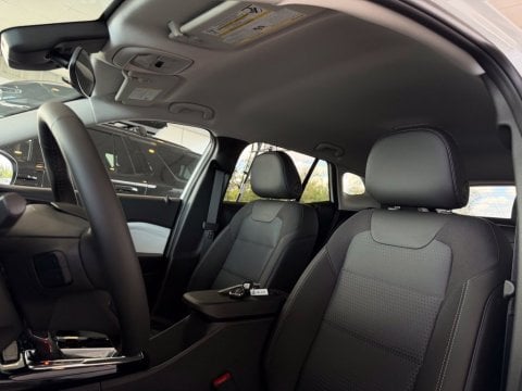 New Summit White 2026 Chevrolet Trax LT FWD - photo 15 - Stock #261426