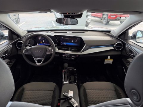 New Summit White 2026 Chevrolet Trax LT FWD - photo 21 - Stock #261426