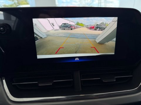 New Summit White 2026 Chevrolet Trax LT FWD - photo 28 - Stock #261426