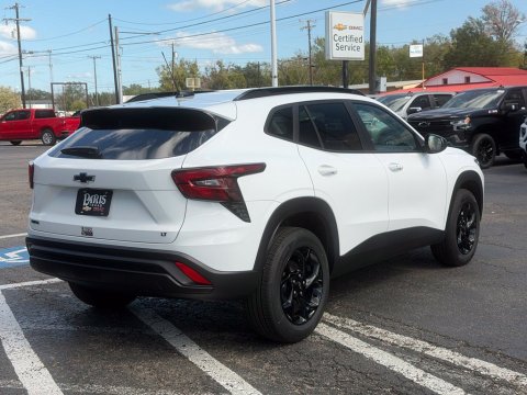 New Summit White 2026 Chevrolet Trax LT FWD - photo 7 - Stock #261426
